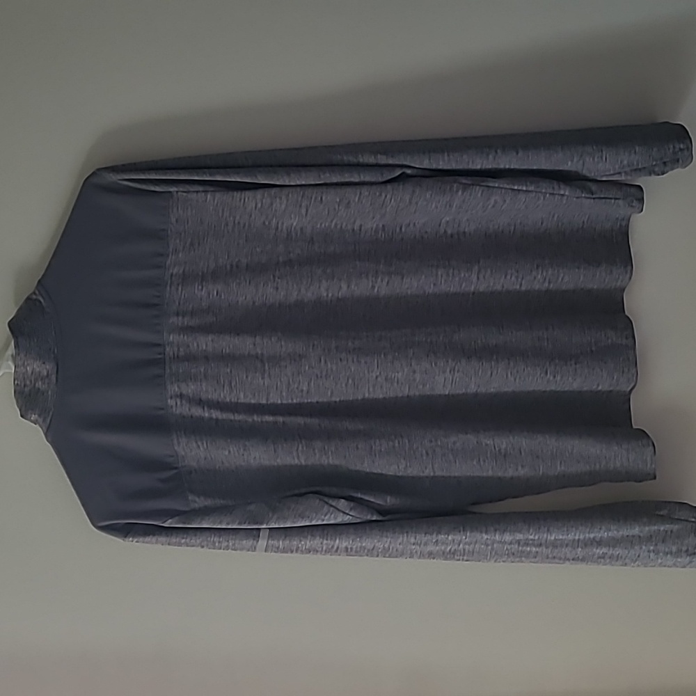 Athletic pullover - Picture 3 of 5